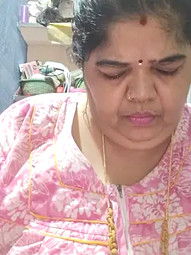 XXX chat uživo modela tamilthanushri