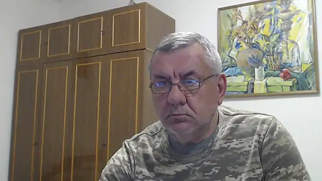 machomale3 Show in webcam