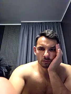 XXX chat uživo modela Antoniodiamond