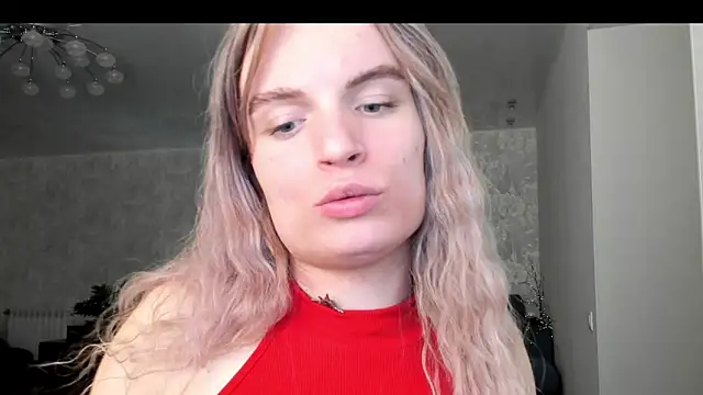 Pokazy przed kamerką – milliKira006