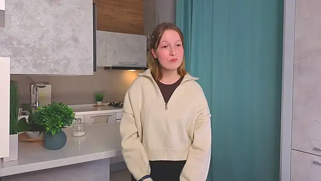 KeIIeyStrong: διαδικτυακό σόου στην κάμερα