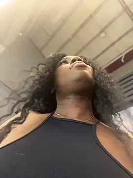 Chat XXX ao vivo de ZarahFerreira