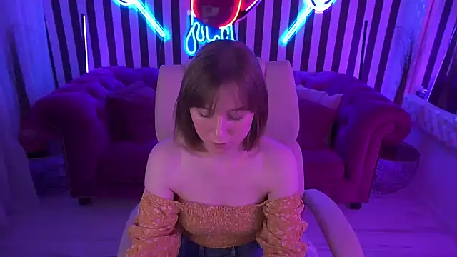 SofiaLuxuryy's Live XXX Chat