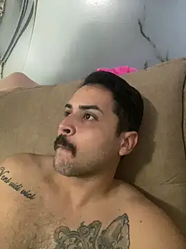 Show de casalhot69 na webcam