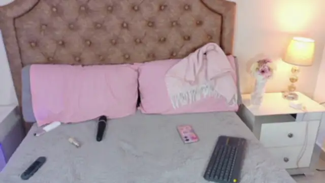 ViolettaReyyes Webcamshow