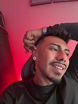 Latinmoster_boss Chat XXX in diretta