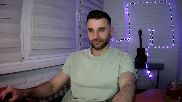 DaddySlava élő XXX-chatje