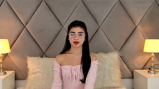 OliviaDiaz Adlı Modelin Canlı XXX Sohbeti