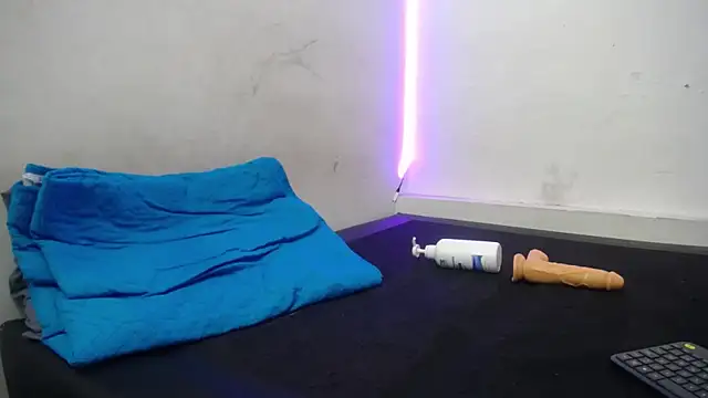 Naomy_Reiden 라이브 XXX 채팅