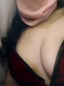 Almas-arabic Adlı Modelin Web Kamerası Şovu