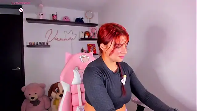 Vannessa__Shy Chat XXX in diretta