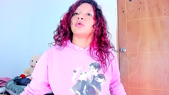 Emily_Coper18: онлайн-секс-чат