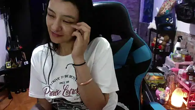 AngelaQueen_のライブXXXチャット