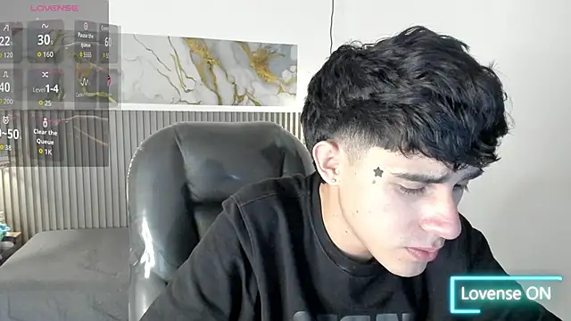 Dyla_n18 Live XXX Chat