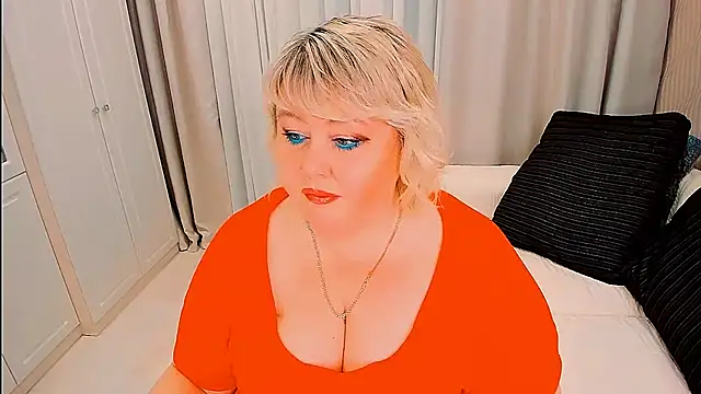Webkamerová show BIGTITSBBW