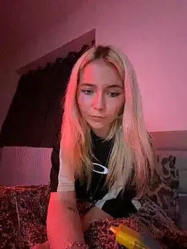 دردشة Blondie_Sofia_Essexbabe الجنسية المباشرة