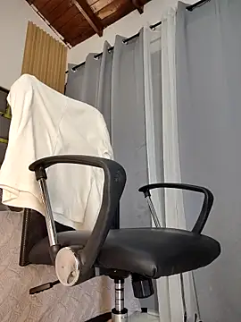 Pokazy przed kamerką – Oliver_bigblack_cock