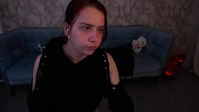 LiviaShy: онлайн-секс-чат