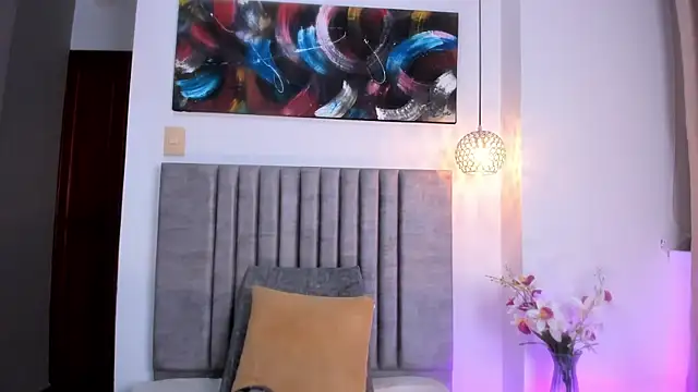 Chat +18 de Zamira_Taylor ao vivo