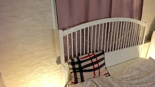 YvonneRobes Live XXX-chat