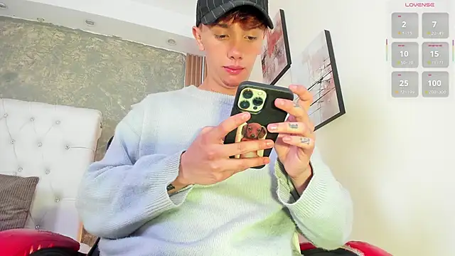 Tomy_Rox Live XXX-chat