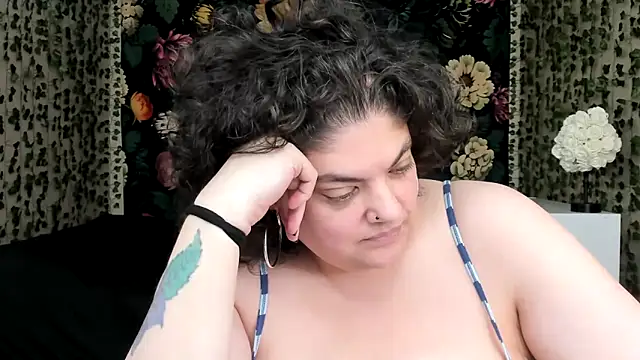 دردشة Exxxotic_Melons الجنسية المباشرة