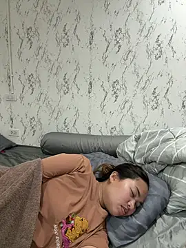 Ponthip Adlı Modelin Canlı XXX Sohbeti