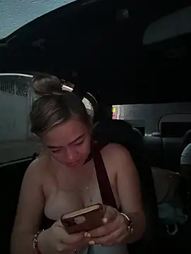 Danielavegax Chat XXX in diretta