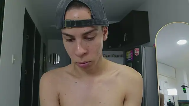 grey___27 Webcam Show