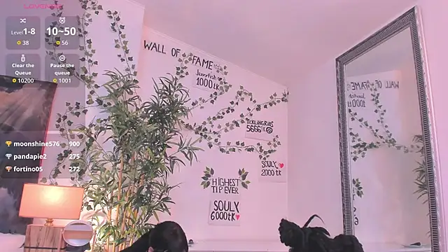 mira0_0 Live XXX Chat