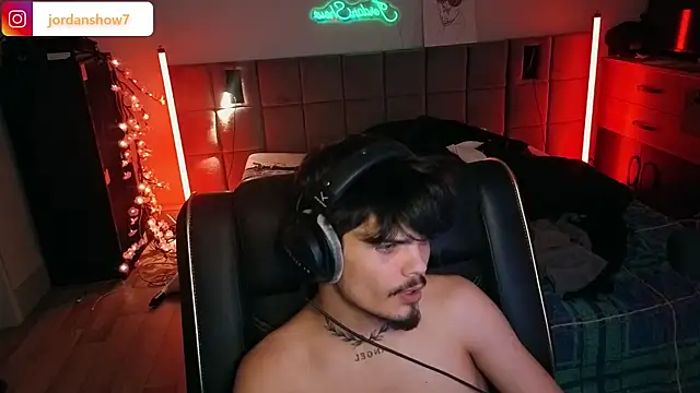 JordanShowのライブXXXチャット