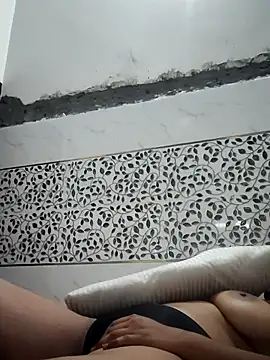 miss_juliya Pertunjukan Webcam