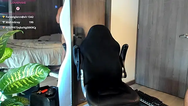 Dimitri_Bass Live XXX Chat