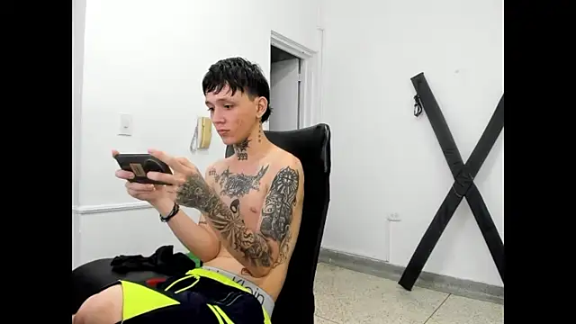Chat XXX ao vivo de StraightBoy_Nick
