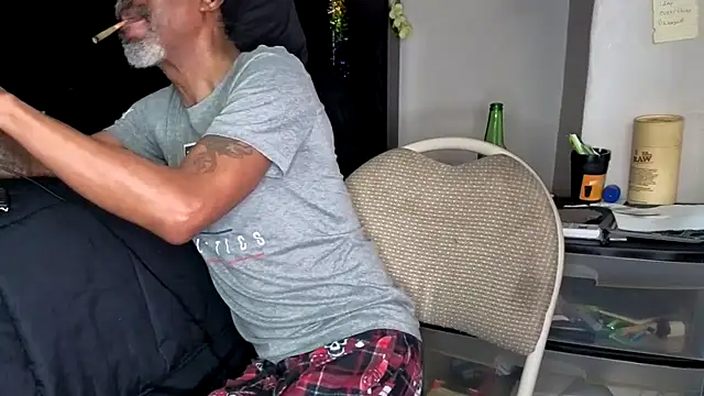 Pertunjukan Kamera Web GOODIETIMES1