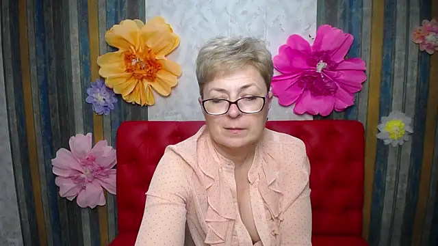 EmiliaGree's Live XXX Chat