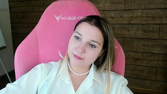 TinnaBurton Live XXX-chat