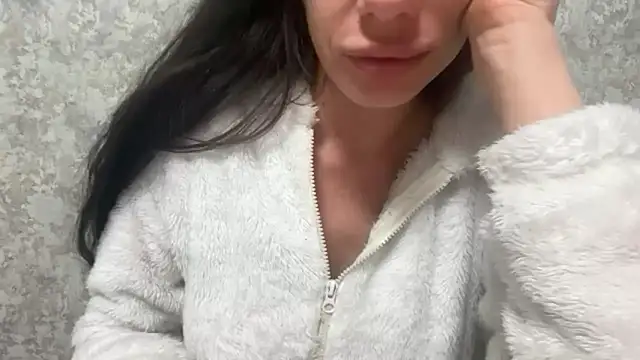 Show modela Angelinaa19 na web-kameri