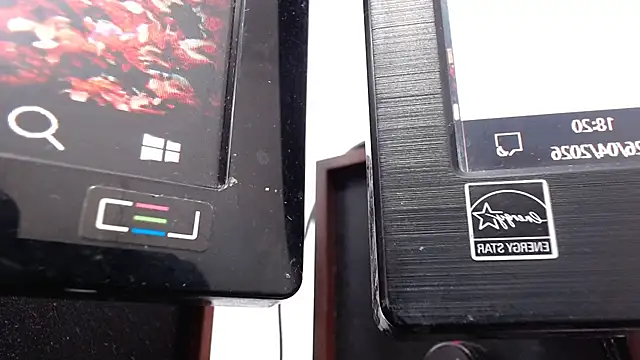 عرض كام emiliaa_hot