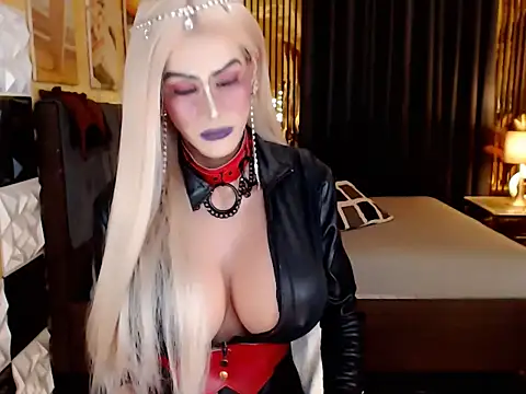 MonstrousCockDiva's Live XXX Chat