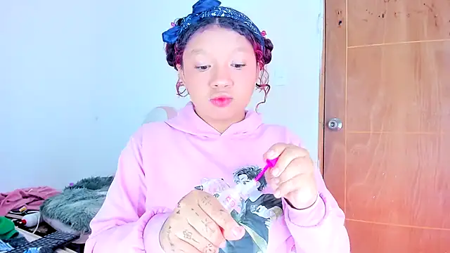 Emily_Coper18 লাইভ XXX চ্যাট