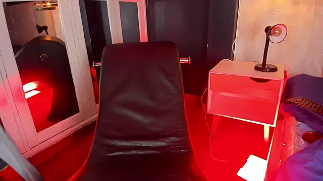 Ian_Valenti live XXX chat