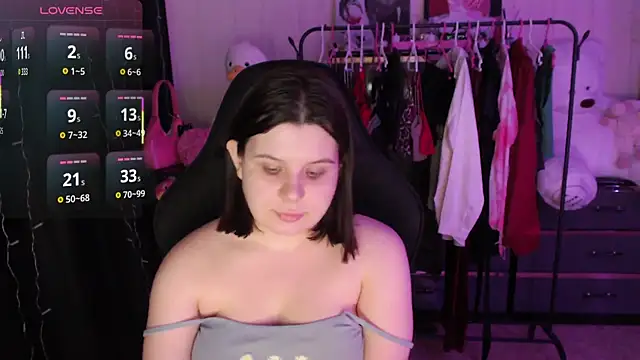 AmyVibess live XXX chat