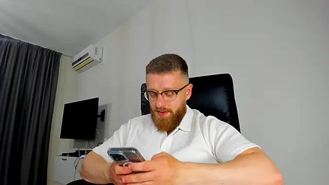 XXX chat uživo modela Findom_guy
