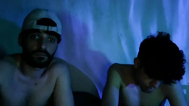 Show de young_swisscouple na webcam