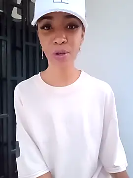 Živý XXX chat TinnaNoir