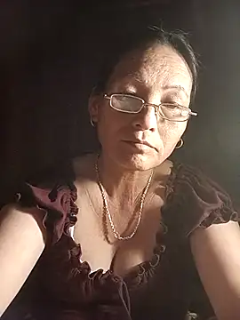 XXX chat uživo modela Cucci07