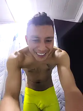 fav24: διαδικτυακό σόου στην κάμερα