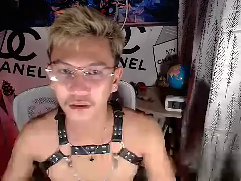 RalfAsian25 Show Webcam