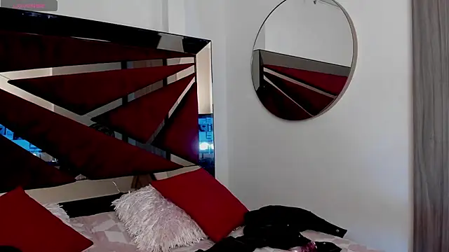 FaloonRoussel Live XXX-chat